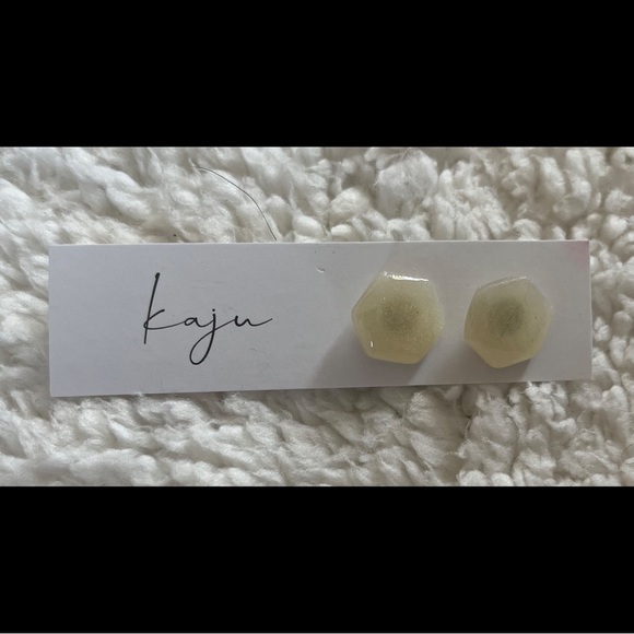 KajuCreations Jewelry - Gold Glitter 10mm Stud Earrings